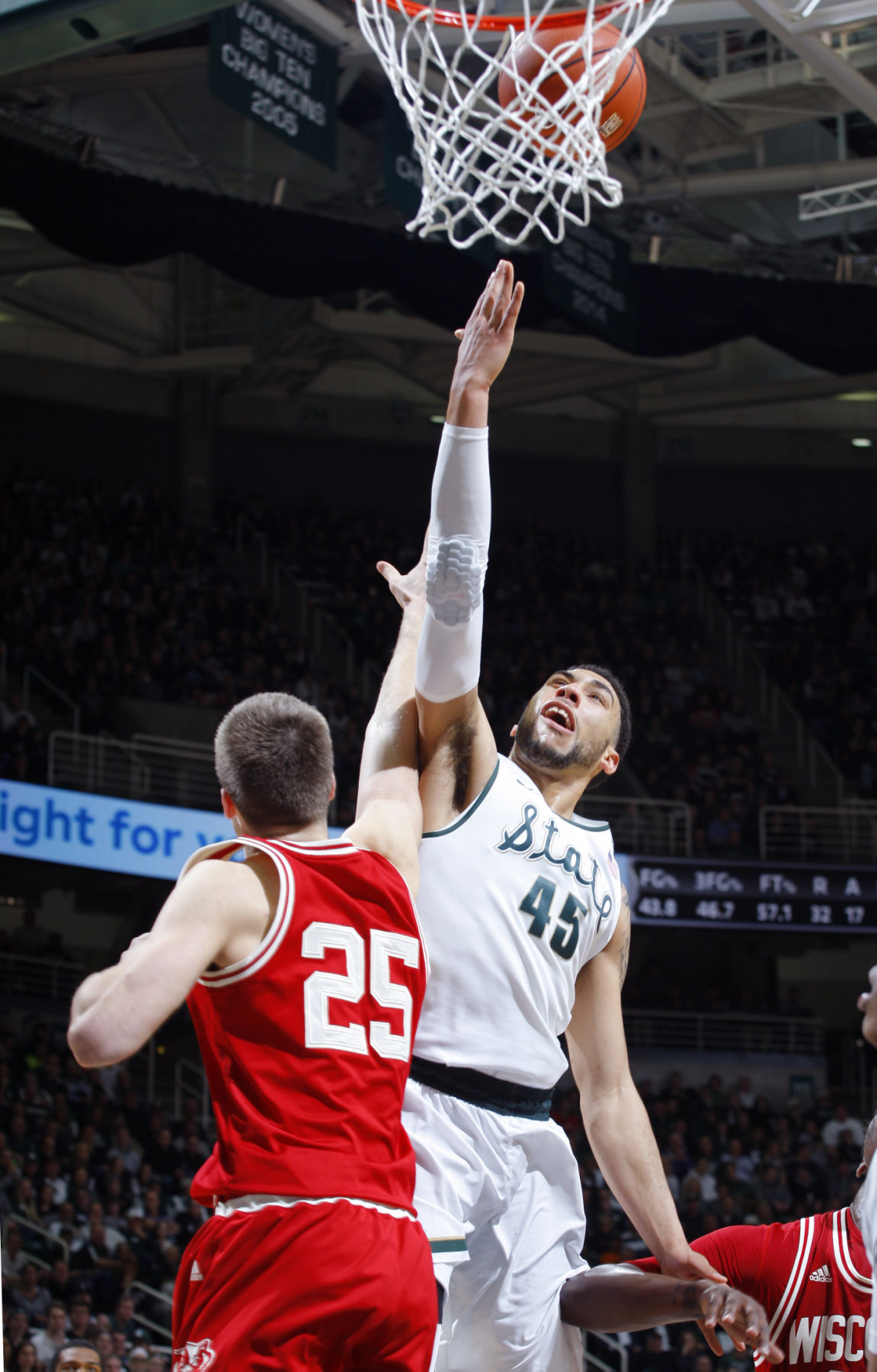 Denzel Valentine, Alex Illikainen